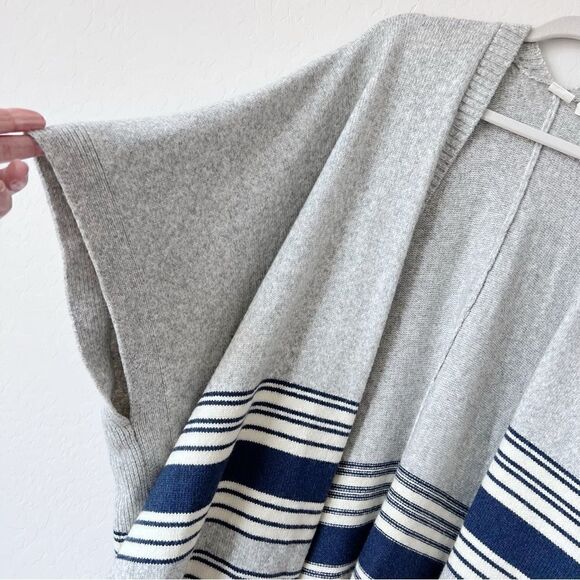 GAP Gray Western Wrap Poncho Cardigan Cape Wool Camel Hair Blend Blue Stripes - Picture 8 of 11